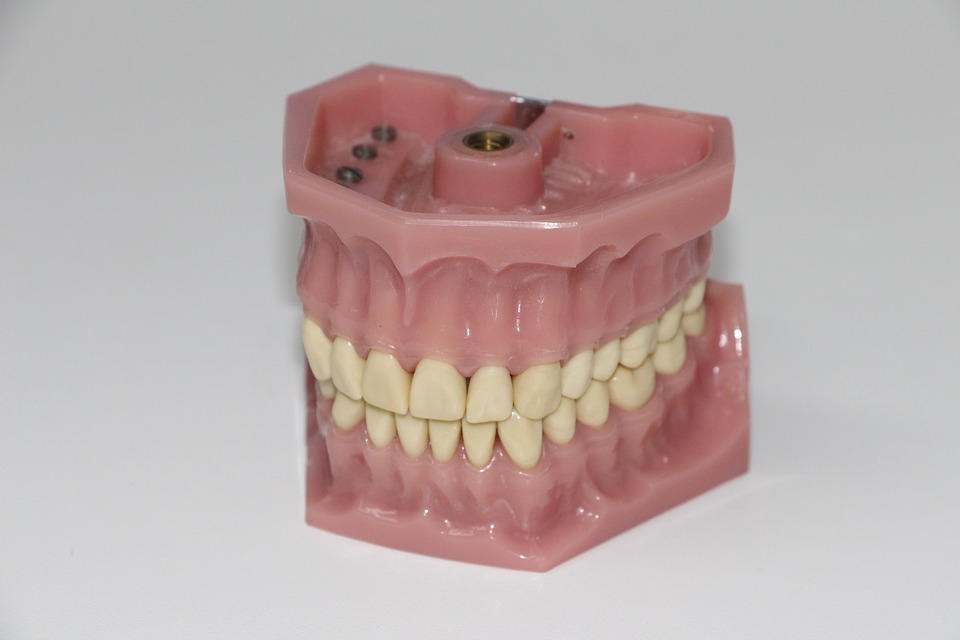 Comment prévenir et traiter l’érosion dentaire ?